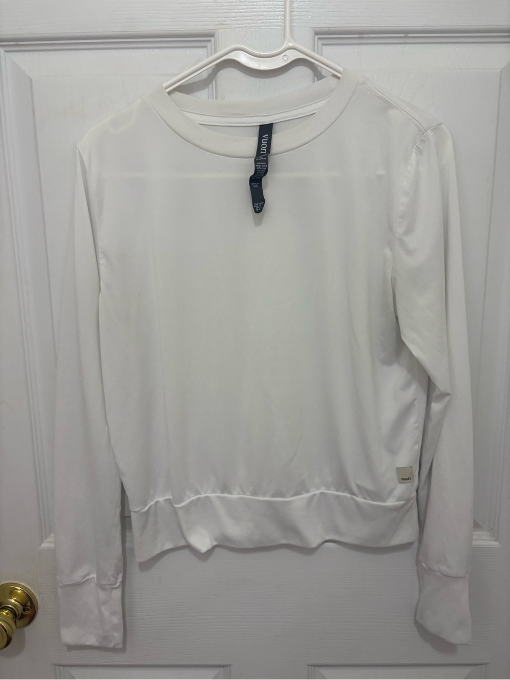 Vuori White Long Sleeve Daydream Crew